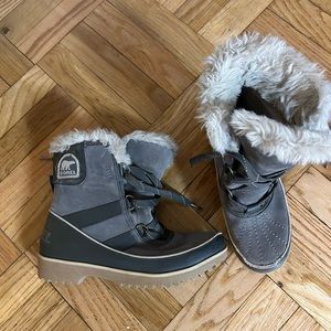 Sorel grey snow boots